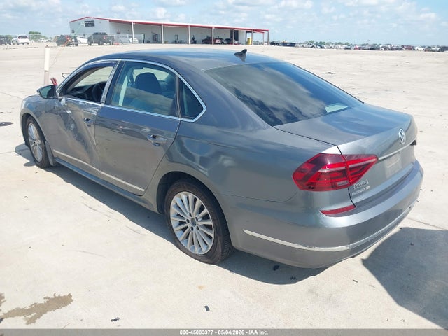 1VWBT7A39HC062599 Volkswagen Passat 1.8t Se