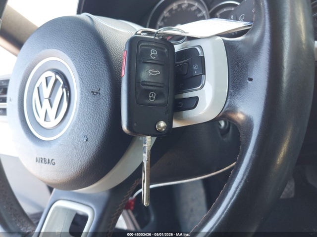 45003436 :رقم المزاد ، 3VW517AT7HM825088 vin ، 2017 Volkswagen Beetle #pinkbeetle/1.8t Classic/1.8t S/1.8t Se/1.8t Sel مزاد بيع