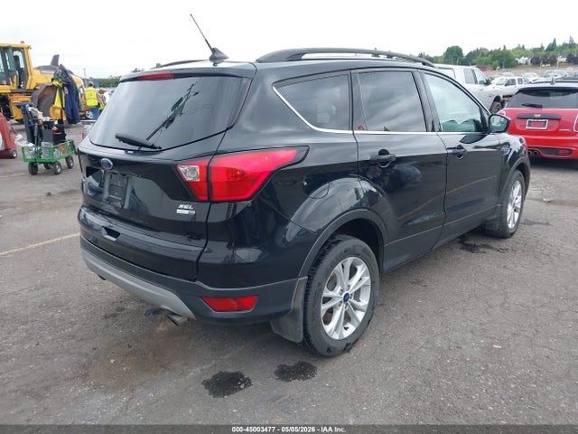 1FMCU9HD4KUC33190 Ford ESCAPE SEL