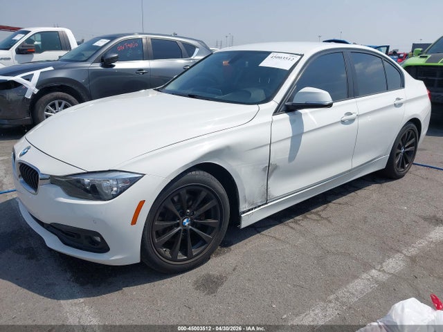 BMW 320i 2016 WBA8E1G50GNU10707 Image 2