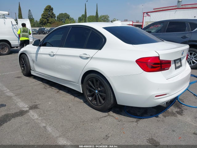 BMW 320i 2016 WBA8E1G50GNU10707 Image 3