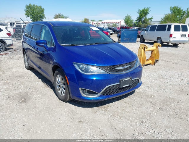 2019 Chrysler Pacifica Touring Plus მანქანა იყიდება აუქციონზე, vin: 2C4RC1FG1KR613987, აუქციონის ნომერი: 45003628