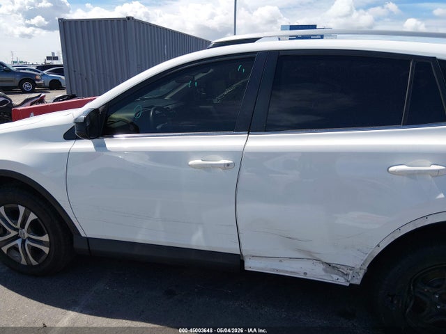 JTMZFREV1GD084802 Toyota RAV4 LE