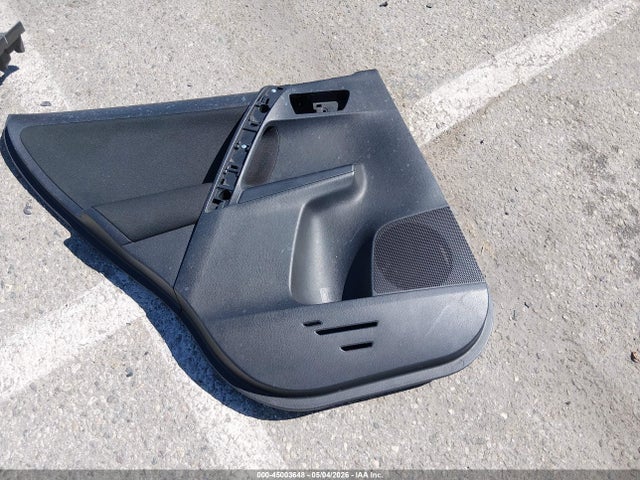 JTMZFREV1GD084802 Toyota RAV4 LE