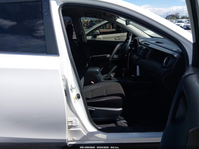 JTMZFREV1GD084802 Toyota RAV4 LE