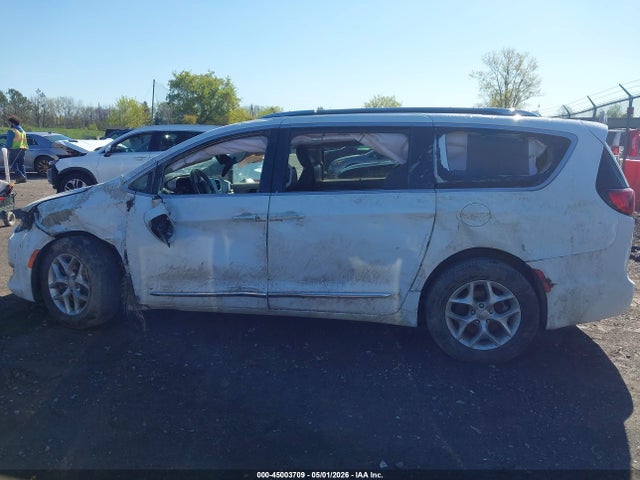 45003709 :رقم المزاد ، 2C4RC1GG1KR731553 vin ، 2019 Chrysler Pacifica Limited مزاد بيع