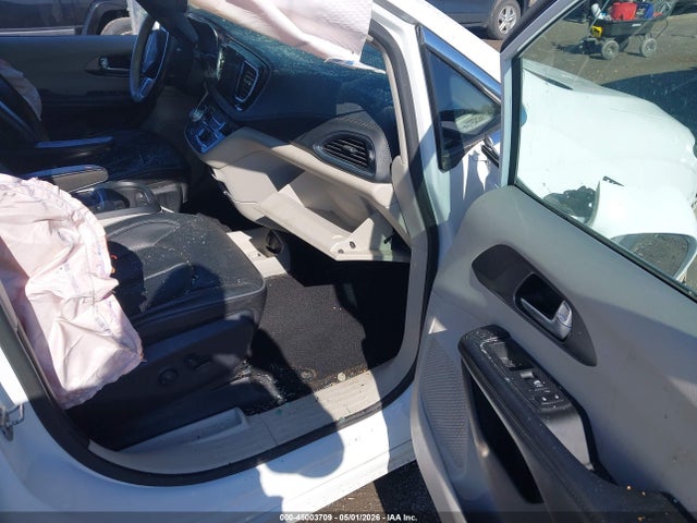 45003709 :رقم المزاد ، 2C4RC1GG1KR731553 vin ، 2019 Chrysler Pacifica Limited مزاد بيع