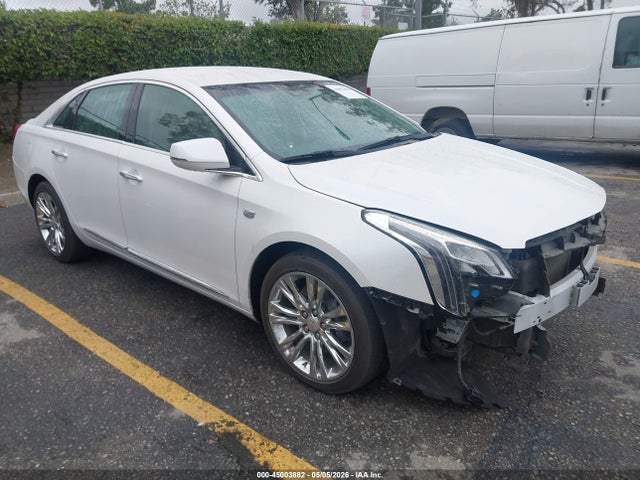 45003882 :رقم المزاد ، 2G61M5S32J9121278 vin ، 2018 Cadillac Xts Luxury مزاد بيع
