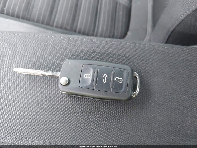 2014 Volkswagen Beetle 2.0t R-line მანქანა იყიდება აუქციონზე, vin: 3VW4S7AT3EM612708, აუქციონის ნომერი: 45003934