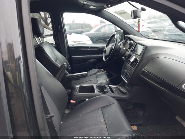 Продажа на аукционе авто 2014 Chrysler Town & Country S, vin: 2C4RC1HG5ER361291, номер лота: 45003964