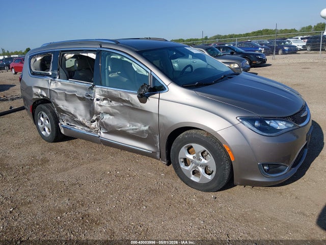 45003996 :رقم المزاد ، 2C4RC1EG0HR804312 vin ، 2017 Chrysler Pacifica Touring-l Plus مزاد بيع