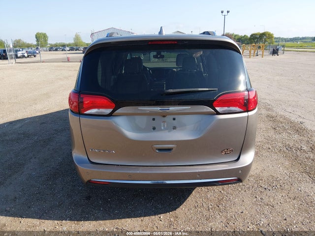 45003996 :رقم المزاد ، 2C4RC1EG0HR804312 vin ، 2017 Chrysler Pacifica Touring-l Plus مزاد بيع