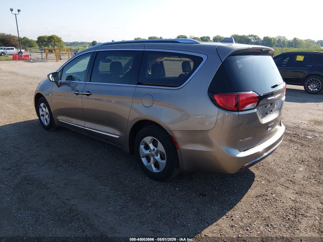 45003996 :رقم المزاد ، 2C4RC1EG0HR804312 vin ، 2017 Chrysler Pacifica Touring-l Plus مزاد بيع
