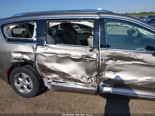 45003996 :رقم المزاد ، 2C4RC1EG0HR804312 vin ، 2017 Chrysler Pacifica Touring-l Plus مزاد بيع