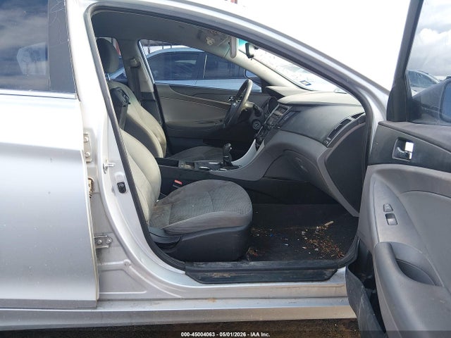 2013 Hyundai Sonata Gls მანქანა იყიდება აუქციონზე, vin: 5NPEB4ACXDH565557, აუქციონის ნომერი: 45004063