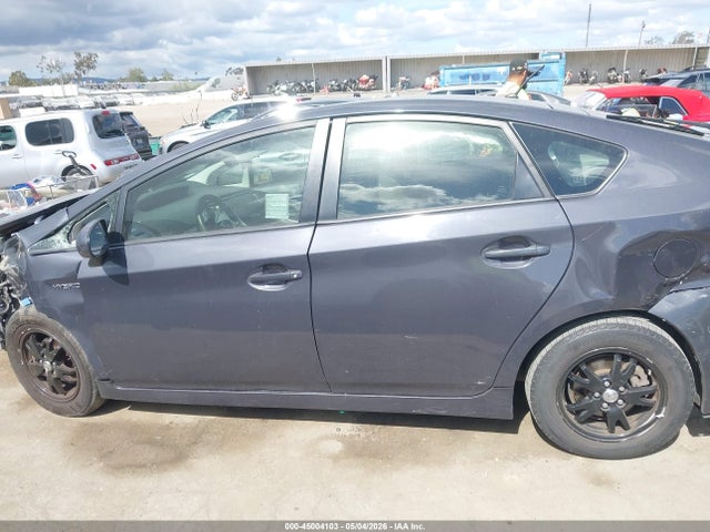 Toyota Prius Two 2015 JTDKN3DU6F2004821 Image 15