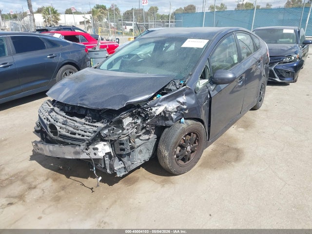 Toyota Prius Two 2015 JTDKN3DU6F2004821 Image 2