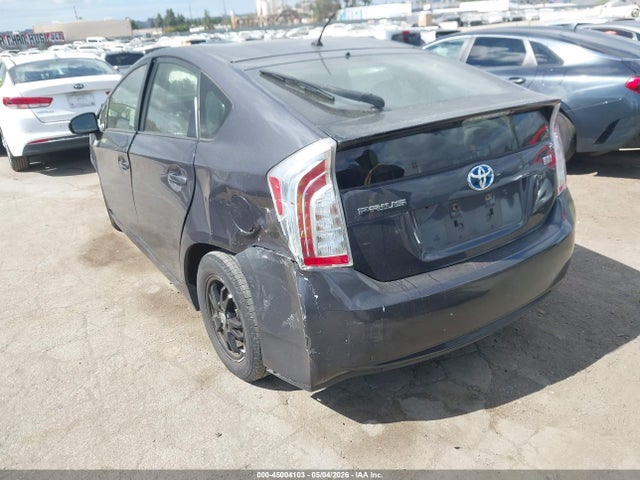 Toyota Prius Two 2015 JTDKN3DU6F2004821 Image 3