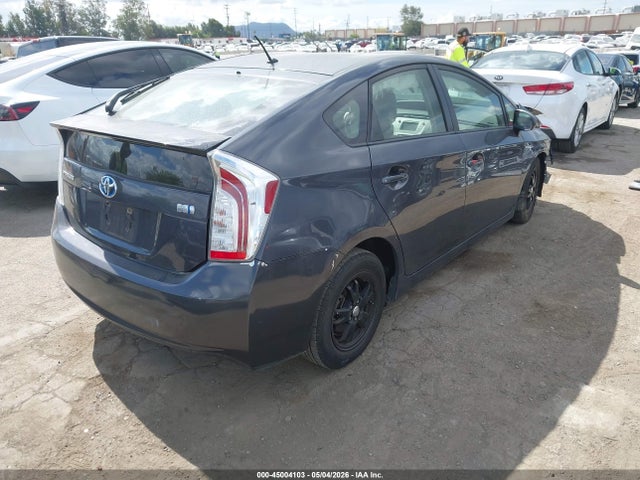Toyota Prius Two 2015 JTDKN3DU6F2004821 Image 4