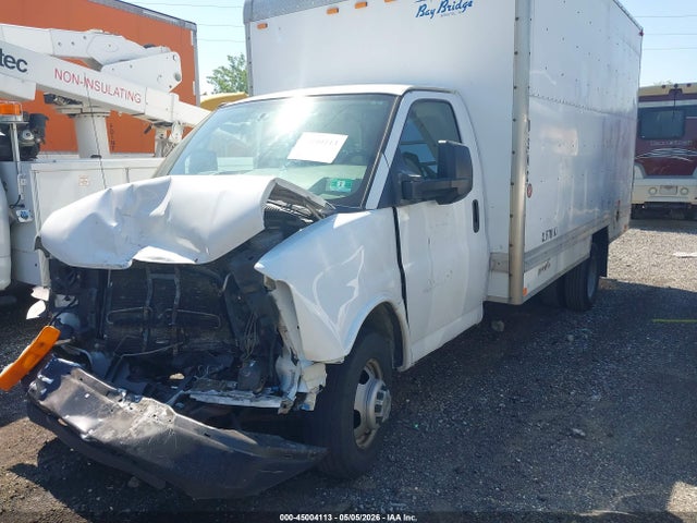 Chevrolet Express Cutaway 3500 2014 1GB3G3CG9E1117004 Image 2