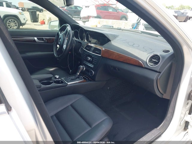 2014 Mercedes-benz C 250 Luxury/sport მანქანა იყიდება აუქციონზე, vin: WDDGF4HB0EA959478, აუქციონის ნომერი: 45004131