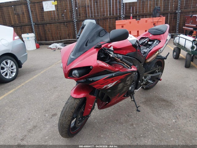 45004177 :رقم المزاد ، JYARN23E2BA009237 vin ، 2011 Yamaha Yzfr1 مزاد بيع