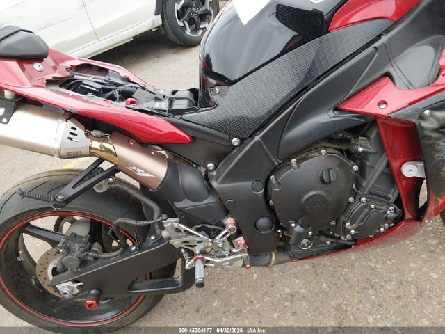 45004177 :رقم المزاد ، JYARN23E2BA009237 vin ، 2011 Yamaha Yzfr1 مزاد بيع