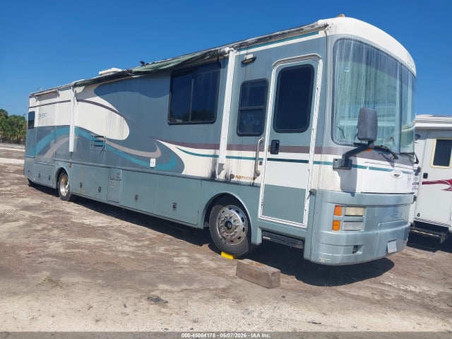Продажа на аукционе авто 2000 Freightliner Chassis X Line Motor Home, vin: 4UZ6XFBA2YCG55283, номер лота: 45004178