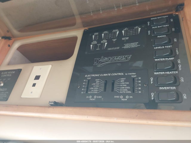 45004178 :رقم المزاد ، 4UZ6XFBA2YCG55283 vin ، 2000 Freightliner Chassis X Line Motor Home مزاد بيع