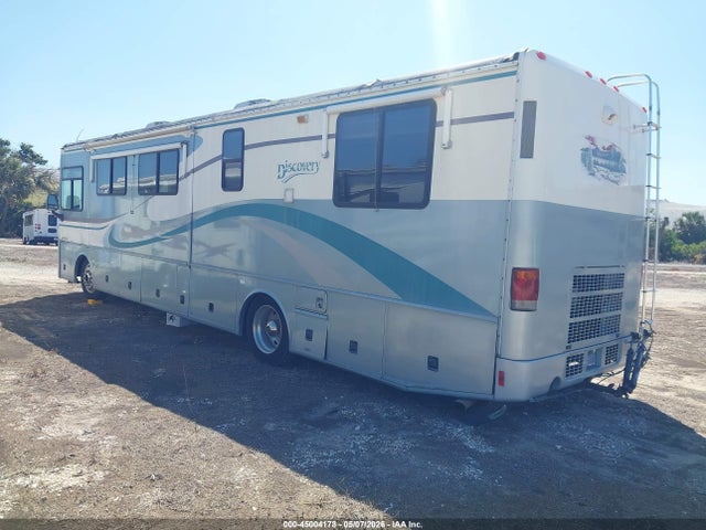45004178 :رقم المزاد ، 4UZ6XFBA2YCG55283 vin ، 2000 Freightliner Chassis X Line Motor Home مزاد بيع