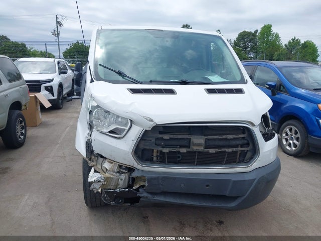 45004235 :رقم المزاد ، 1FTNE1YM8FKA38707 vin ، 2015 Ford Transit-150 مزاد بيع