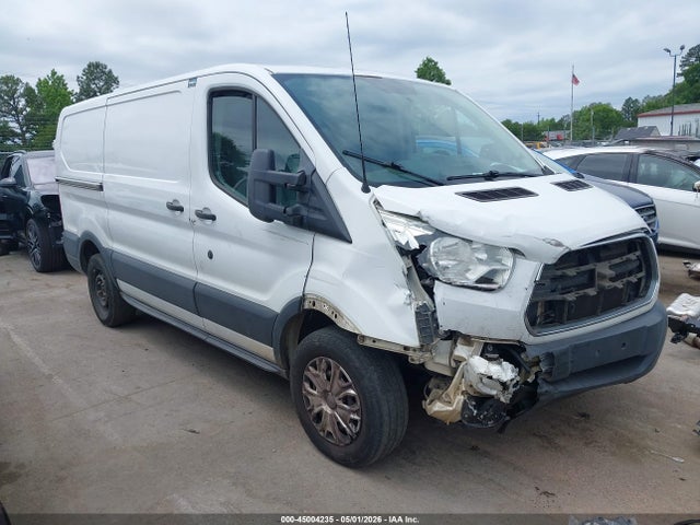 45004235 :رقم المزاد ، 1FTNE1YM8FKA38707 vin ، 2015 Ford Transit-150 مزاد بيع