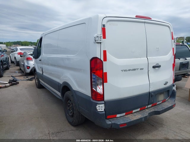 45004235 :رقم المزاد ، 1FTNE1YM8FKA38707 vin ، 2015 Ford Transit-150 مزاد بيع
