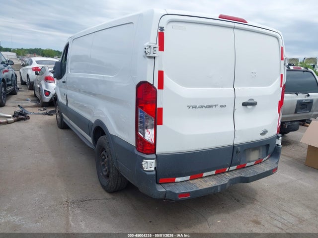 45004235 :رقم المزاد ، 1FTNE1YM8FKA38707 vin ، 2015 Ford Transit-150 مزاد بيع