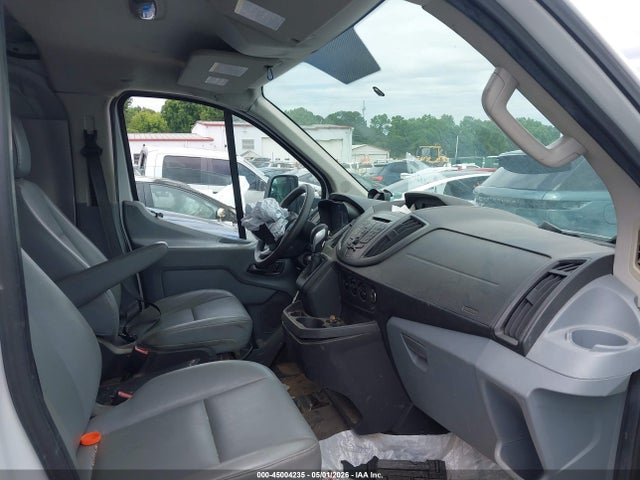 45004235 :رقم المزاد ، 1FTNE1YM8FKA38707 vin ، 2015 Ford Transit-150 مزاد بيع