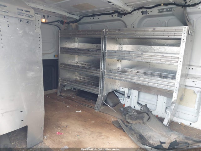 45004235 :رقم المزاد ، 1FTNE1YM8FKA38707 vin ، 2015 Ford Transit-150 مزاد بيع
