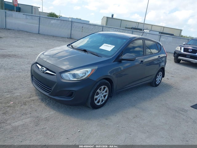 2013 Hyundai Accent Gs მანქანა იყიდება აუქციონზე, vin: KMHCT5AE9DU070196, აუქციონის ნომერი: 45004247