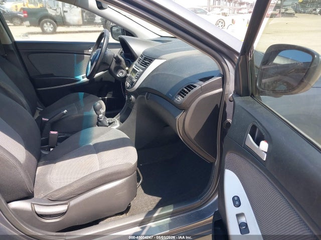 2013 Hyundai Accent Gs მანქანა იყიდება აუქციონზე, vin: KMHCT5AE9DU070196, აუქციონის ნომერი: 45004247