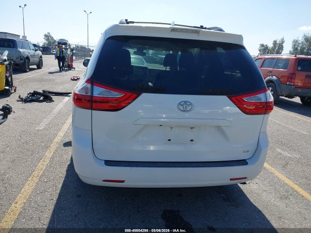 Toyota Sienna Le 8 Passenger 2018 5TDKZ3DCXJS954645 Image 17