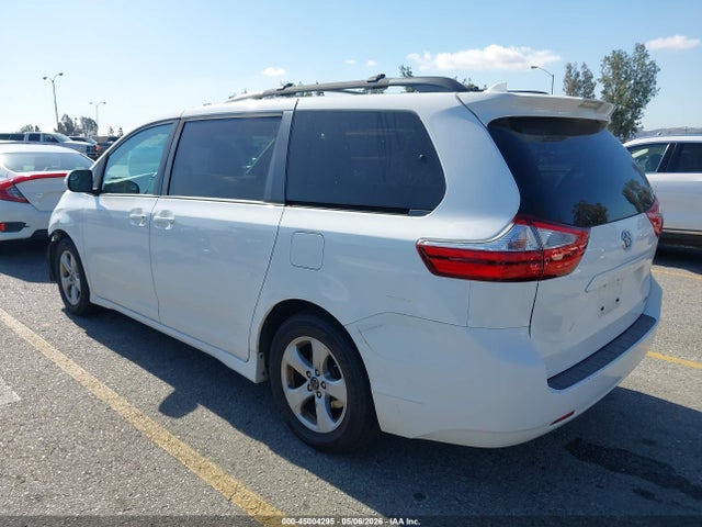 Toyota Sienna Le 8 Passenger 2018 5TDKZ3DCXJS954645 Image 3