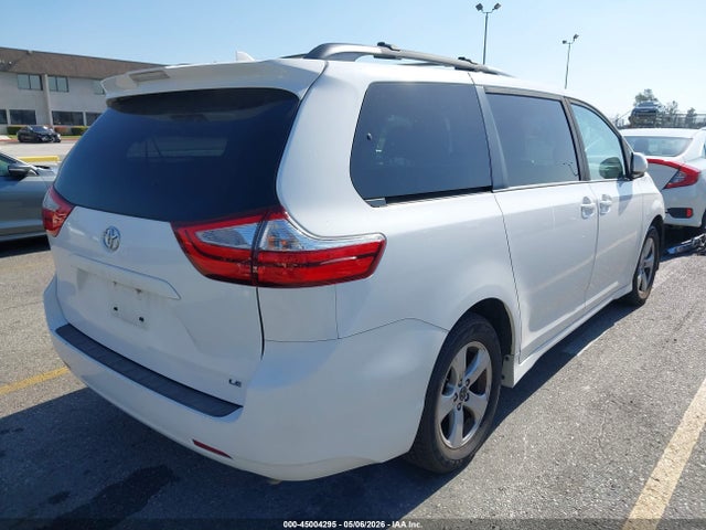 Toyota Sienna Le 8 Passenger 2018 5TDKZ3DCXJS954645 Image 4