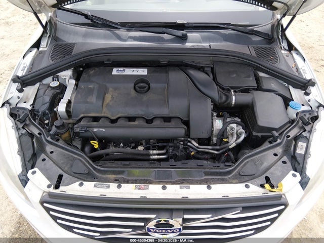 2015 Volvo Xc60 T6 მანქანა იყიდება აუქციონზე, vin: YV4902RB9F2563792, აუქციონის ნომერი: 45004368
