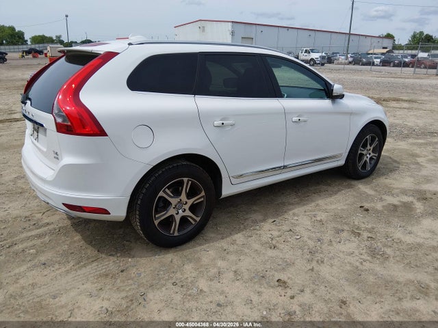 2015 Volvo Xc60 T6 მანქანა იყიდება აუქციონზე, vin: YV4902RB9F2563792, აუქციონის ნომერი: 45004368