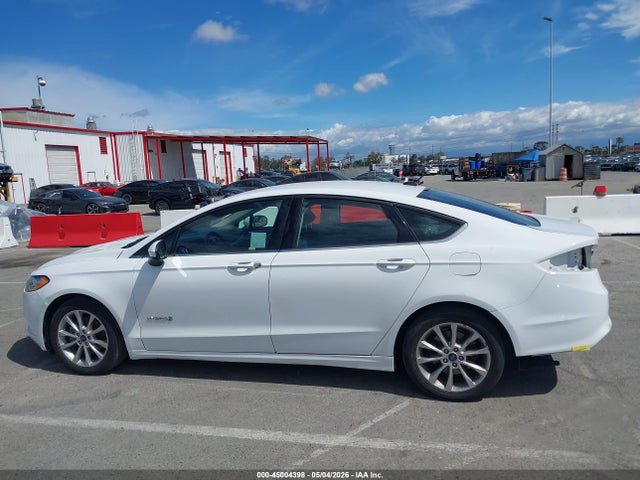 3FA6P0LU4HR237984 Ford Fusion Hybrid Se