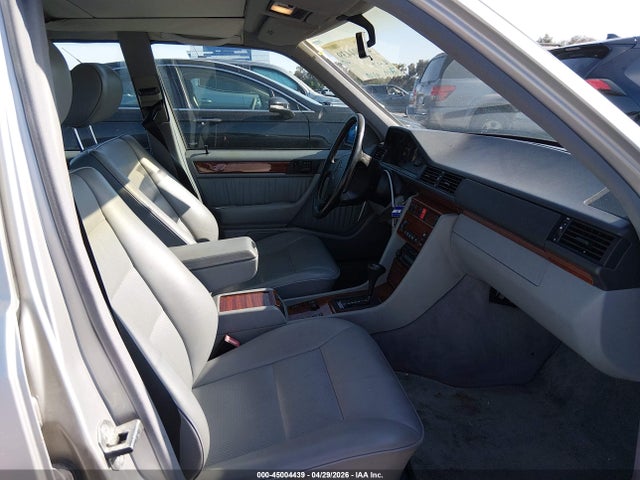 Aukcja sprzedaży 1995 Mercedes-benz E 320 Base/320 Special, vin: WDBEA32E4SC161481, numer aukcji: 45004439