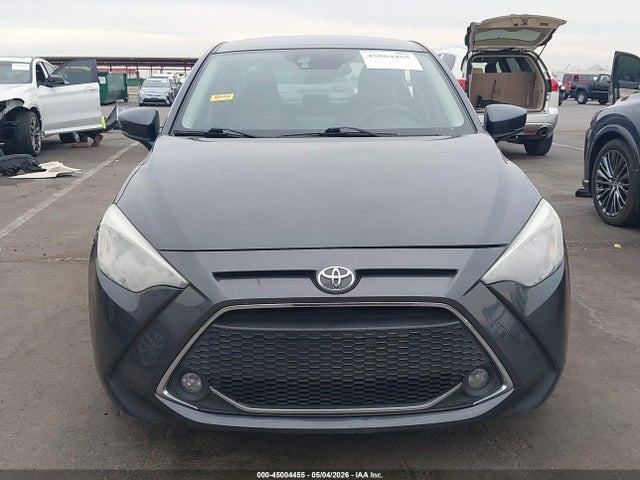 3MYDLBYV9KY503086 Toyota YARIS LE