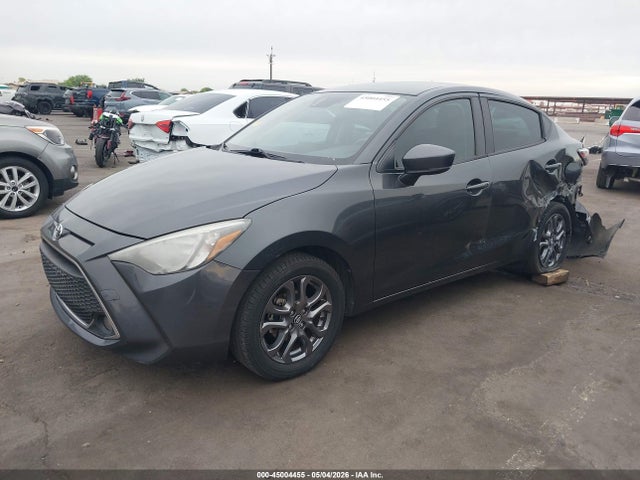 3MYDLBYV9KY503086 Toyota YARIS LE