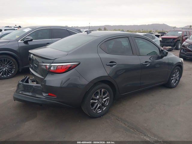 3MYDLBYV9KY503086 Toyota YARIS LE