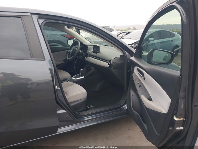 3MYDLBYV9KY503086 Toyota YARIS LE