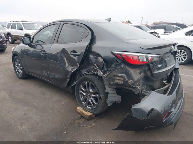 3MYDLBYV9KY503086 Toyota YARIS LE